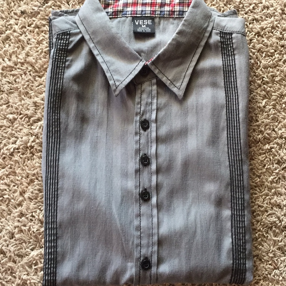 Men’s short sleeved casual button down